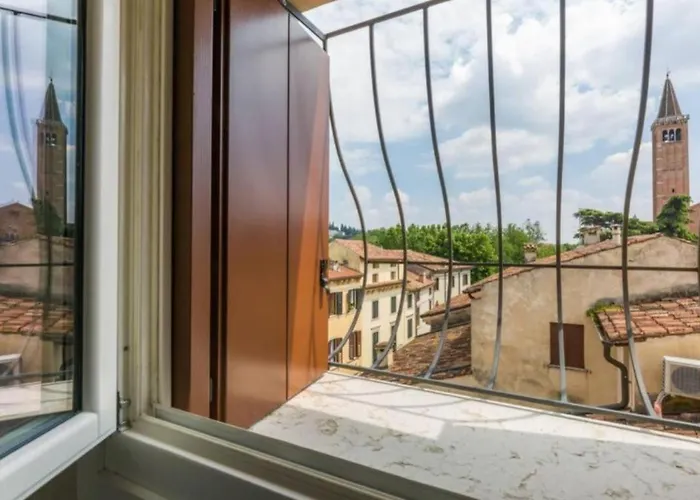 Ponte Pietra Luxury In Apartment