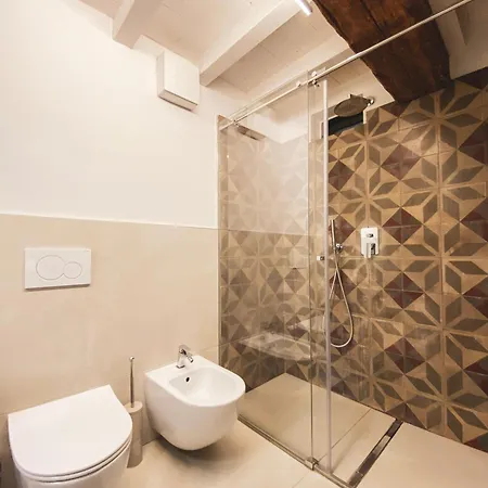 Ponte Pietra Luxury In Apartment Verona