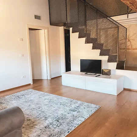 Ponte Pietra Luxury In Apartment