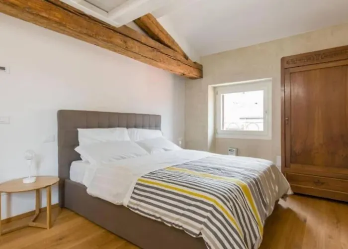 Ponte Pietra Luxury In Apartament Werona