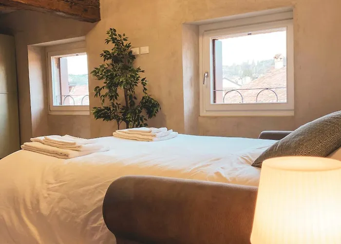 Apartament Ponte Pietra Luxury In *