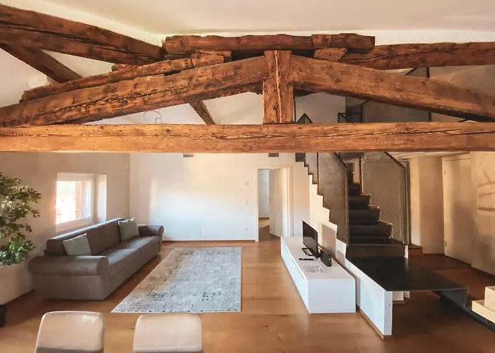 Ponte Pietra Luxury In Werona