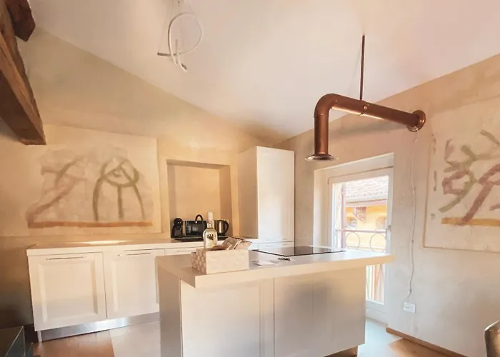 Ponte Pietra Luxury In Werona